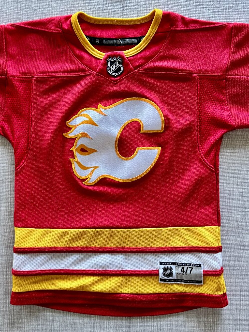 NHL CALGARY FLAMES Jersey Youth MED 4/7 Red Yellow White Flaming C Fan Apparel